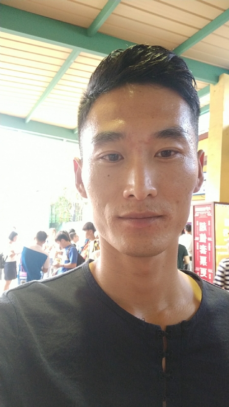 难得糊涂的第一张照片--昆明相亲服务中心