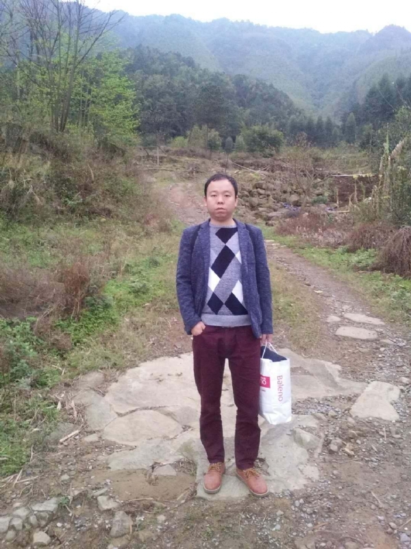 奋斗的第一张照片--昆明相亲服务中心