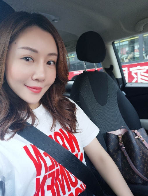 娜娜的第二张照片--昆明相亲服务中心