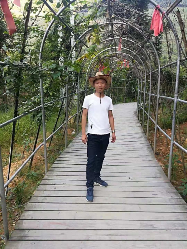 蓝天的第一张照片--昆明相亲服务中心