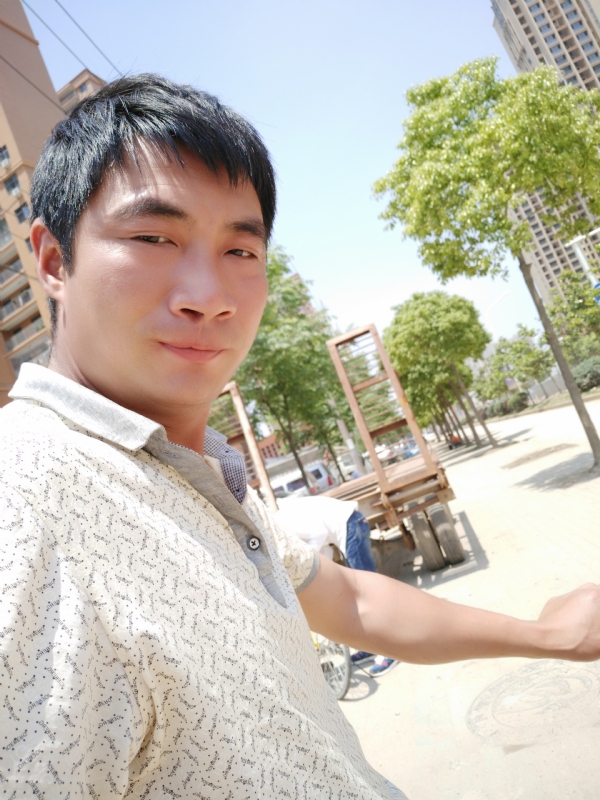 勇哥的第一张照片--昆明相亲服务中心