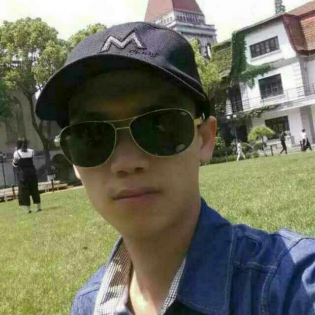 龙小华的第一张照片--昆明相亲服务中心