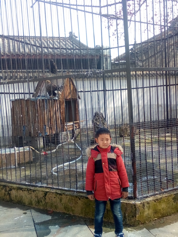 山高人伟峰的第一张照片--昆明相亲服务中心