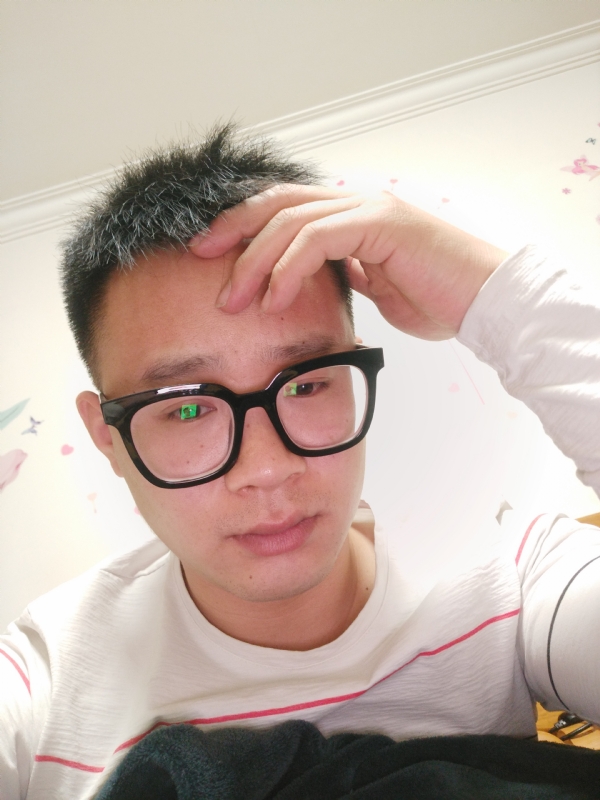 华灯初上的夜晚的第一张照片--昆明相亲服务中心