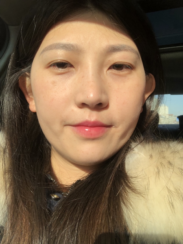 轻闭双眼的第一张照片--昆明相亲服务中心