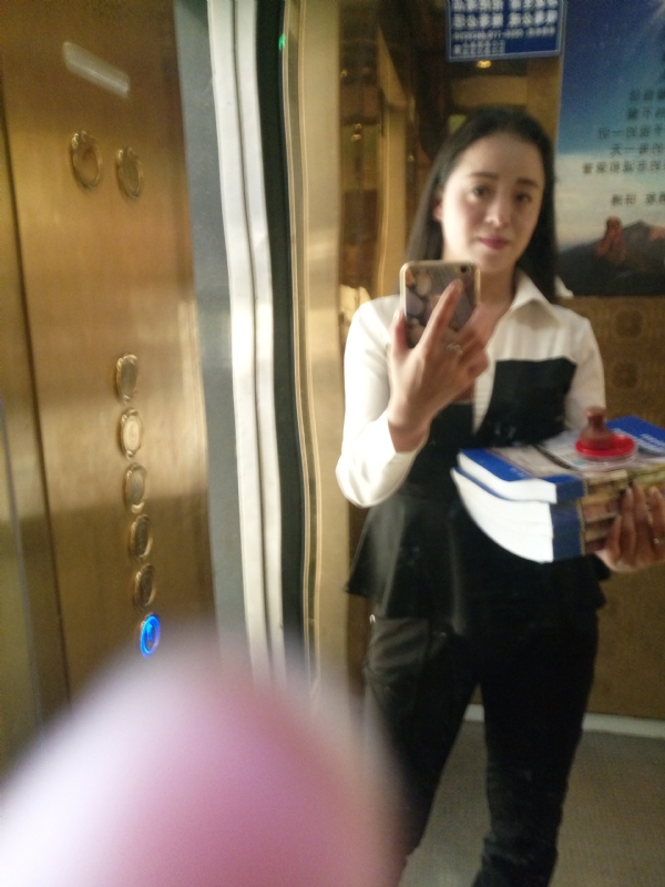 铿锵玫瑰的第一张照片--昆明相亲服务中心