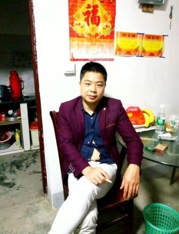 蓝色的微笑的第一张照片--昆明相亲服务中心