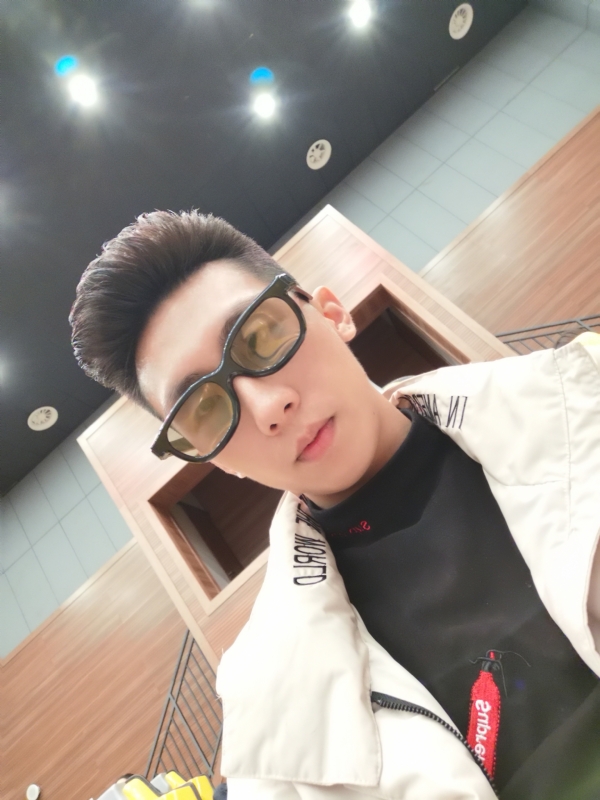 少年已不在年少的第一张照片--昆明相亲服务中心