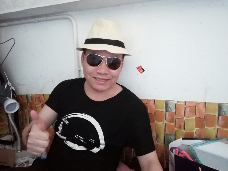 艰难爱情的第一张照片--昆明相亲服务中心