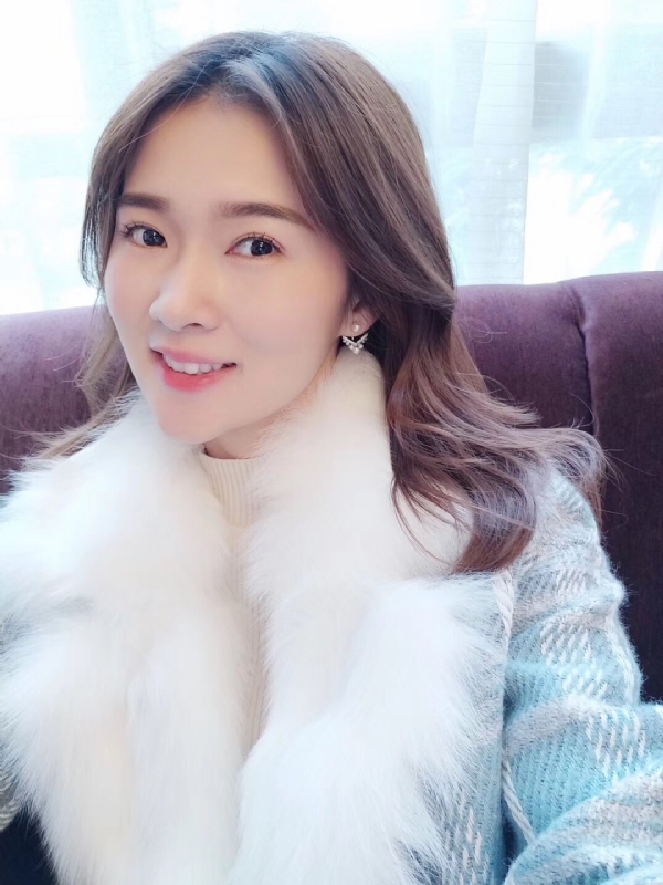 邓媛的第一张照片--昆明相亲服务中心