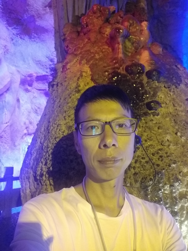 红叶的第一张照片--昆明相亲服务中心