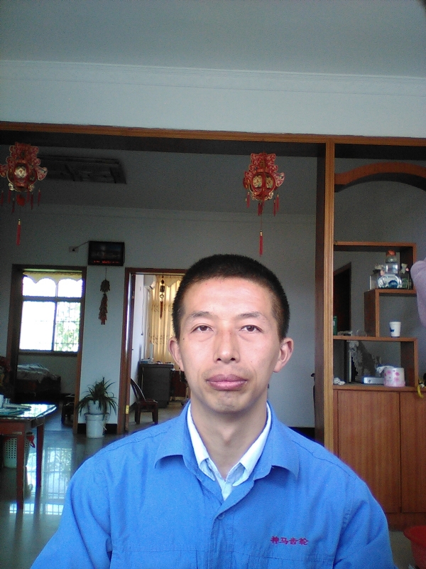 红玫瑰的第一张照片--昆明相亲服务中心