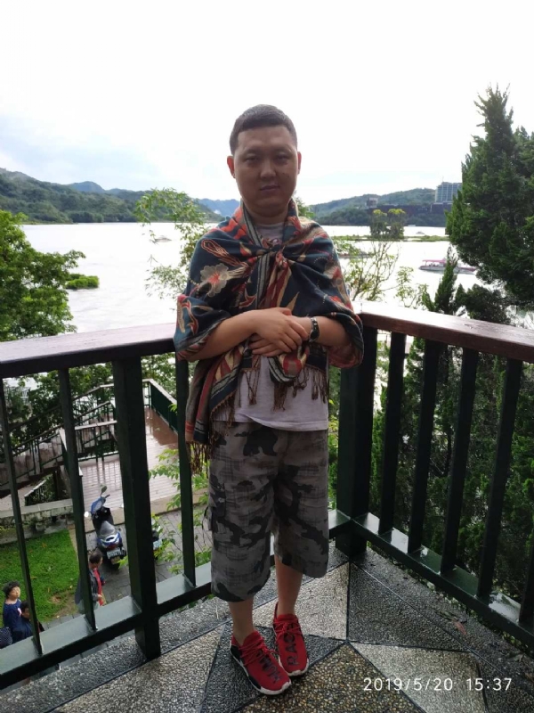 爱情里的俩个人的第一张照片--昆明相亲服务中心