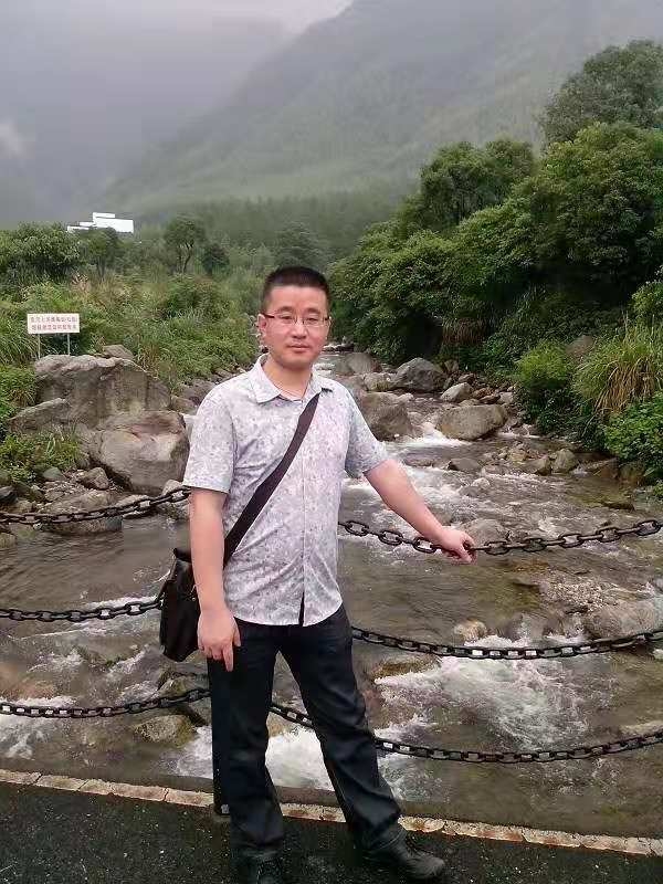 淡定牛魔王的第三张照片--昆明相亲服务中心