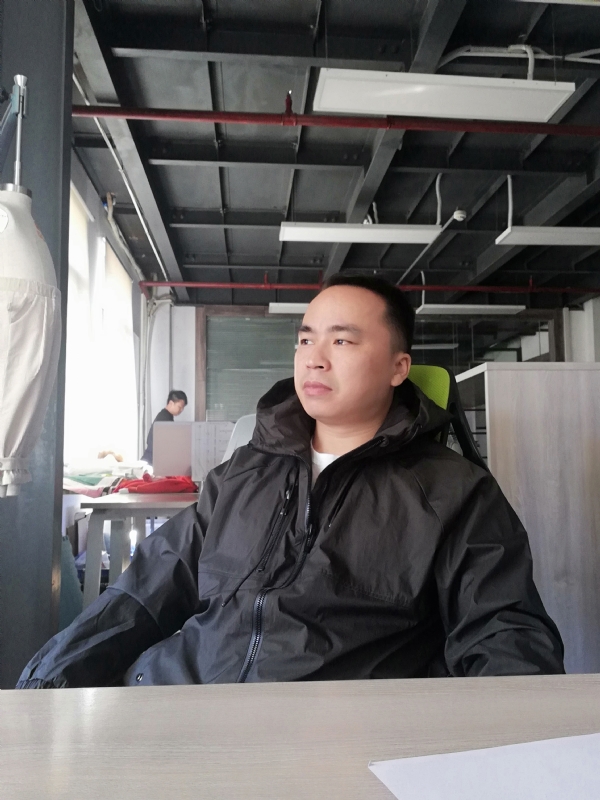 左眼皮跳跳的第一张照片--昆明相亲服务中心