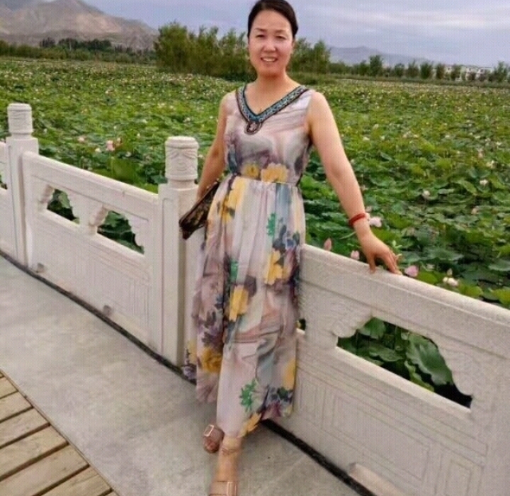 红叶的第一张照片--昆明相亲服务中心