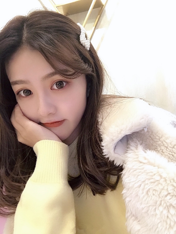 薇薇外送的第一张照片--昆明相亲服务中心