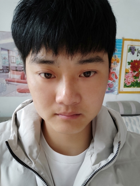 偏丶执的第二张照片--昆明相亲服务中心