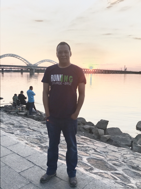 海天一色的第一张照片--昆明相亲服务中心