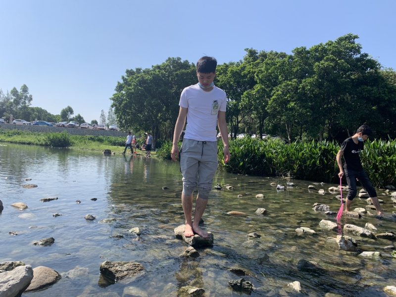 放假吃鸡的第二张照片--昆明相亲服务中心