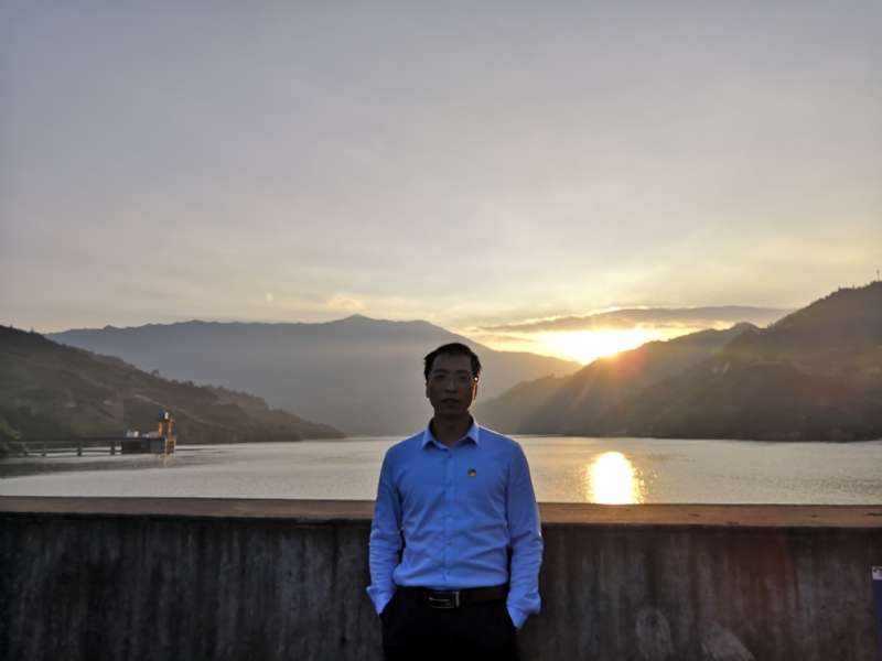 庸人自扰的第一张照片--昆明相亲服务中心