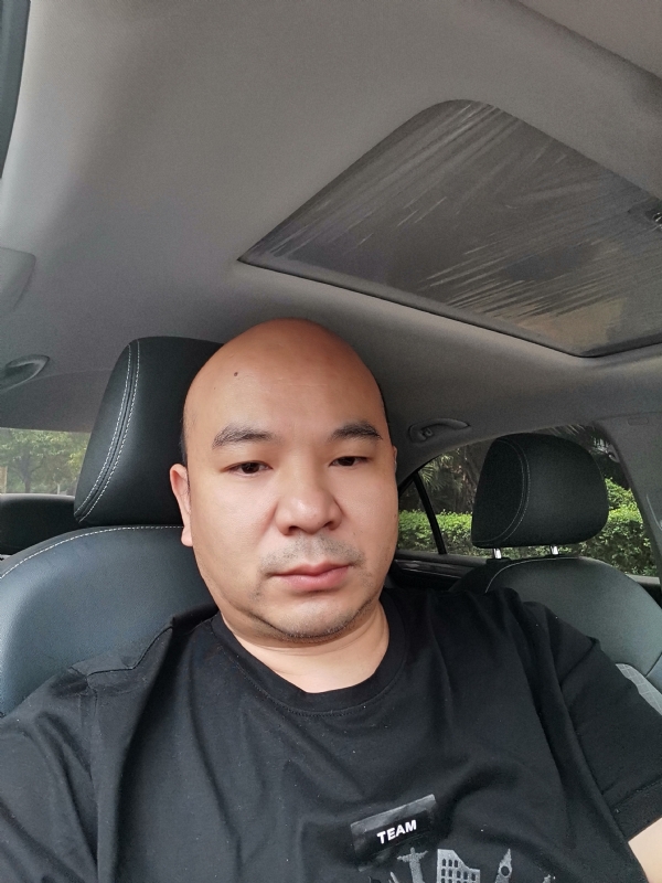 爷们已经老了的第一张照片--昆明相亲服务中心