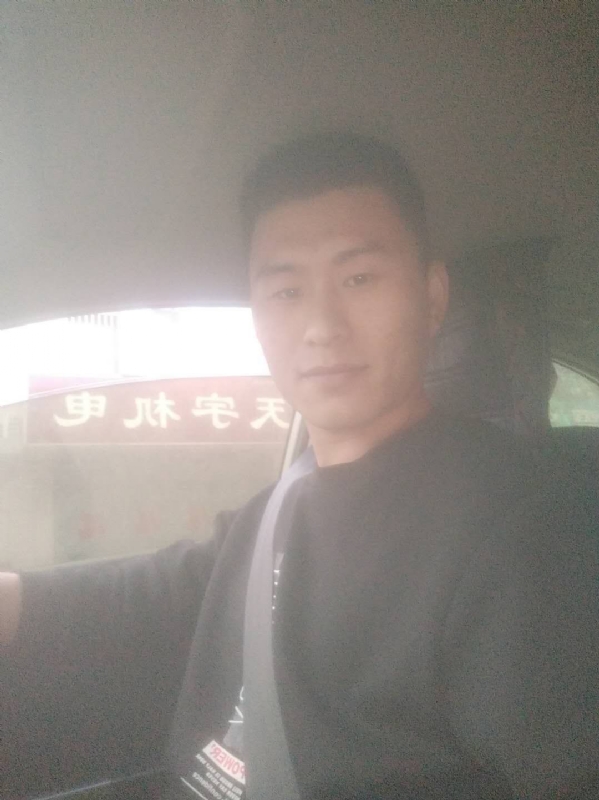 老鼠爱上猫的第一张照片--昆明相亲服务中心