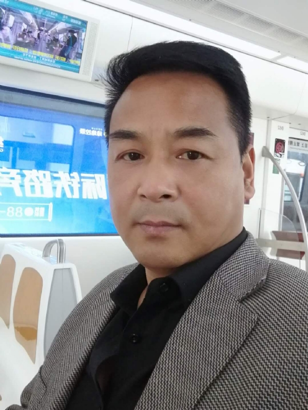 雪豹的第二张照片--昆明相亲服务中心