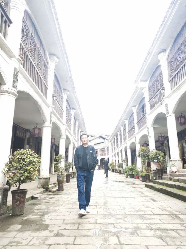 斌哥哥的第一张照片--昆明相亲服务中心