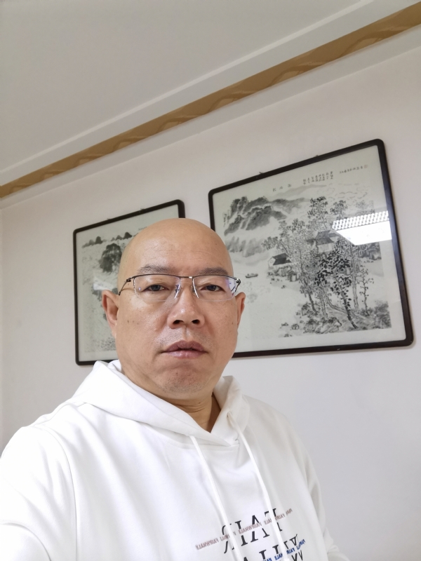 光头博士的第一张照片--昆明相亲服务中心