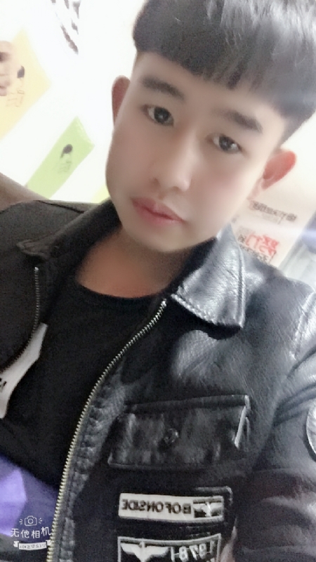 军绿色的第一张照片--昆明相亲服务中心