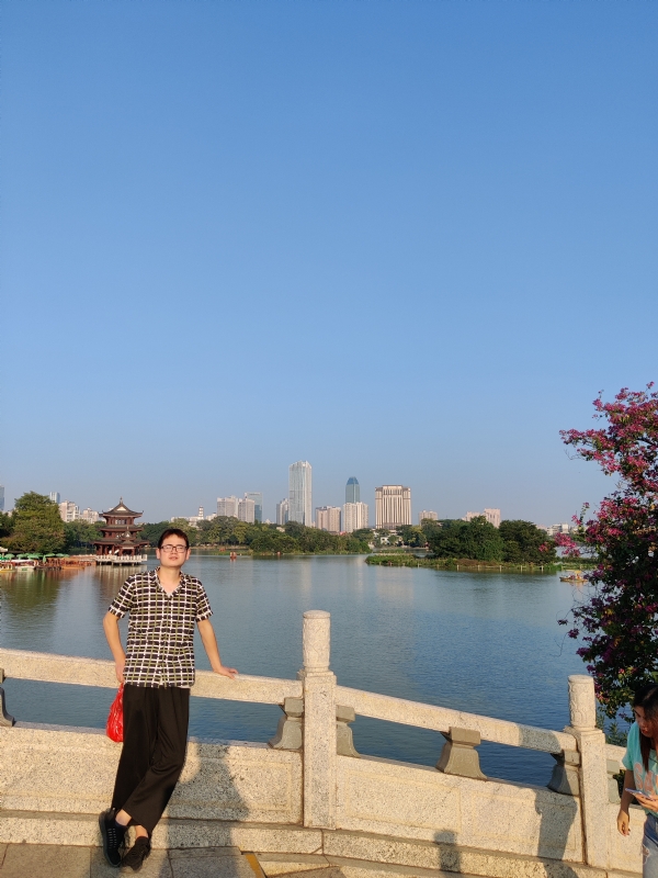 萍水相逢晏的第一张照片--昆明相亲服务中心