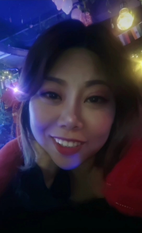 收快递的费仙女的第一张照片--昆明相亲服务中心