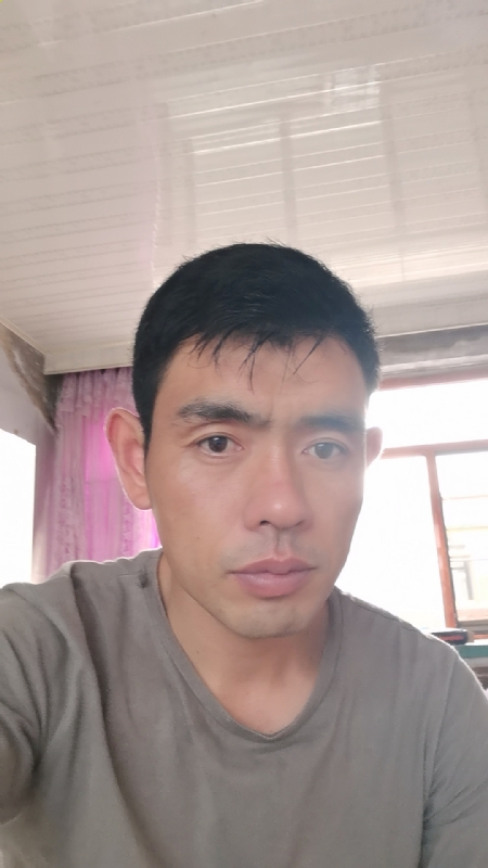 小草莓1981的第一张照片--昆明相亲服务中心