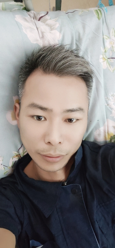 火山口的第一张照片--昆明相亲服务中心