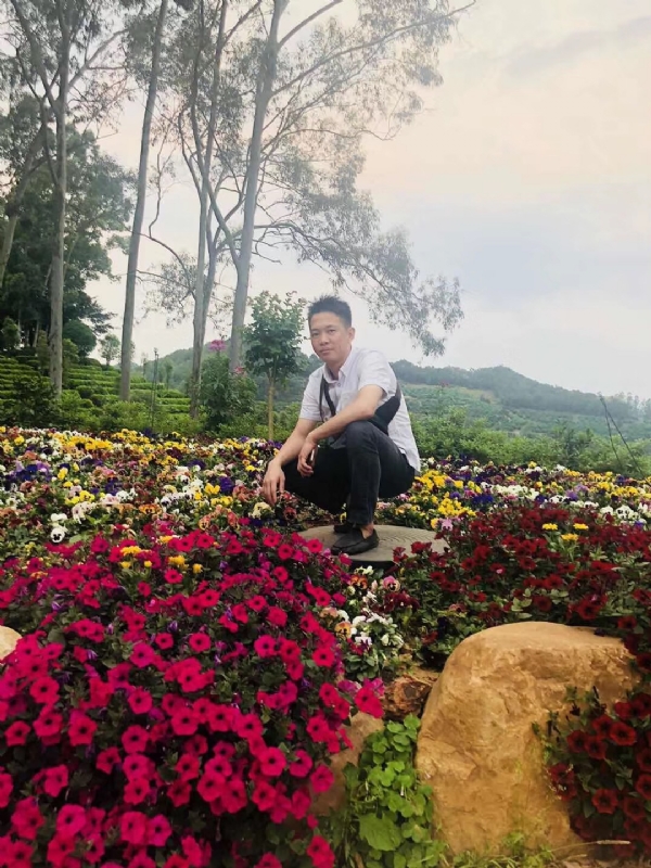 小郑的第一张照片--昆明相亲服务中心