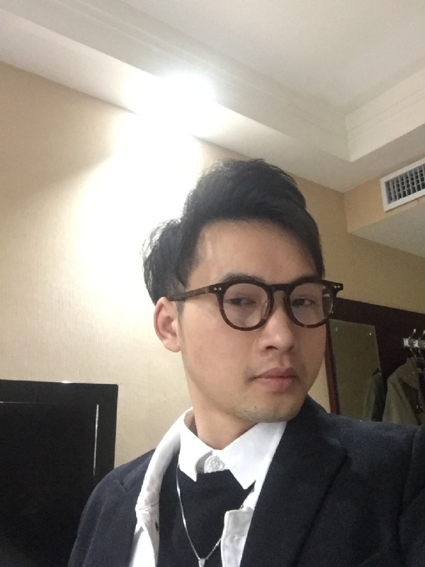 曾亮的第四张照片--昆明相亲服务中心