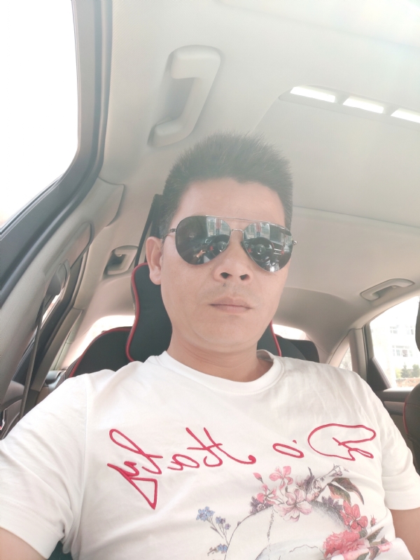 单身已久的第一张照片--昆明相亲服务中心