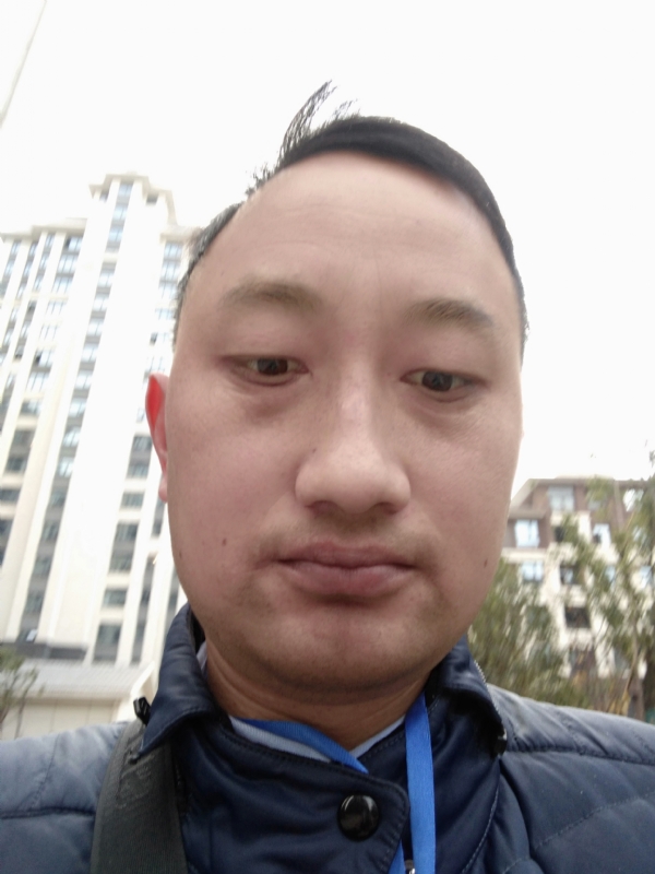 老男人的第一张照片--昆明相亲服务中心