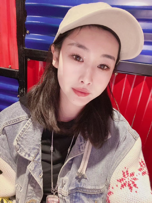 玲珑的第一张照片--昆明相亲服务中心