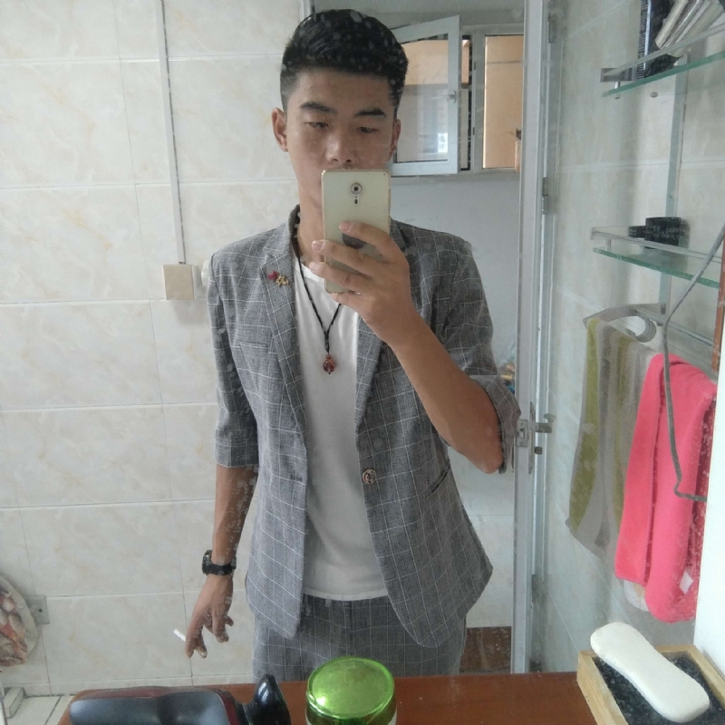 会淹死的鱼的第一张照片--昆明相亲服务中心