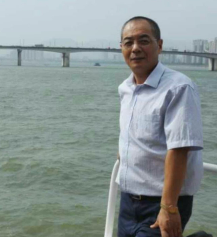 辛民的第二张照片--昆明相亲服务中心