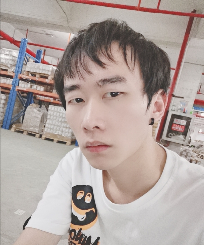 巷子里的猫的第一张照片--昆明相亲服务中心