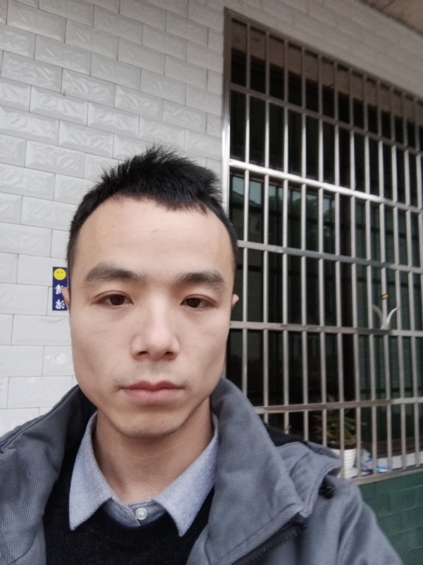 笑得那么开心的第一张照片--昆明相亲服务中心