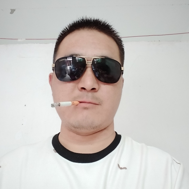 白伟伟的第一张照片--昆明相亲服务中心