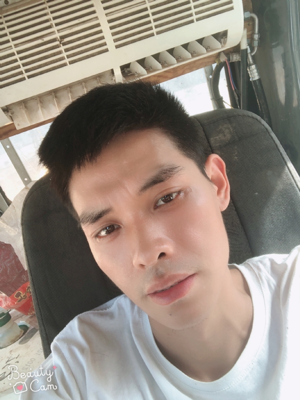 小董的第一张照片--昆明相亲服务中心