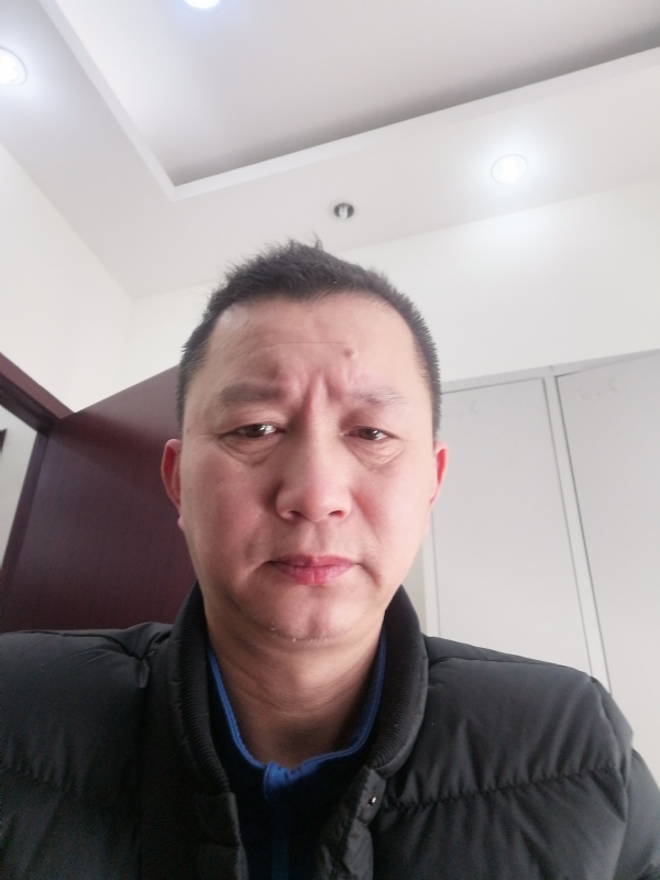 相视而笑的第一张照片--昆明相亲服务中心