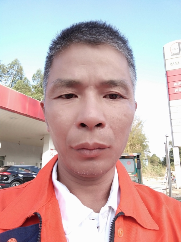 静候缘分的第一张照片--昆明相亲服务中心