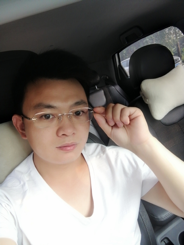 幸福的拥抱的第二张照片--昆明相亲服务中心