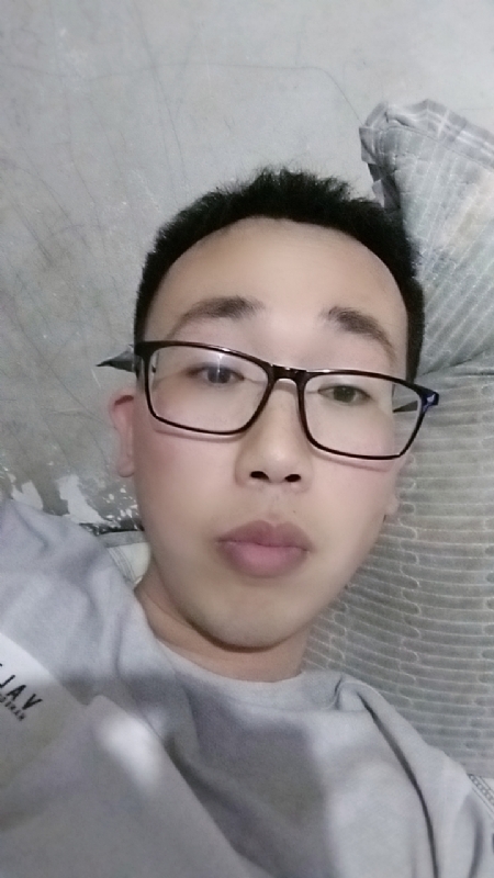 喜欢比我大的女人的第一张照片--昆明相亲服务中心